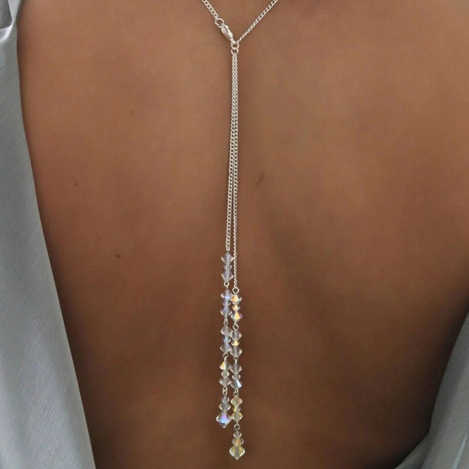 Collier de dos mariage avec perles transparentes Collier de dos mariage avec perles transparentes