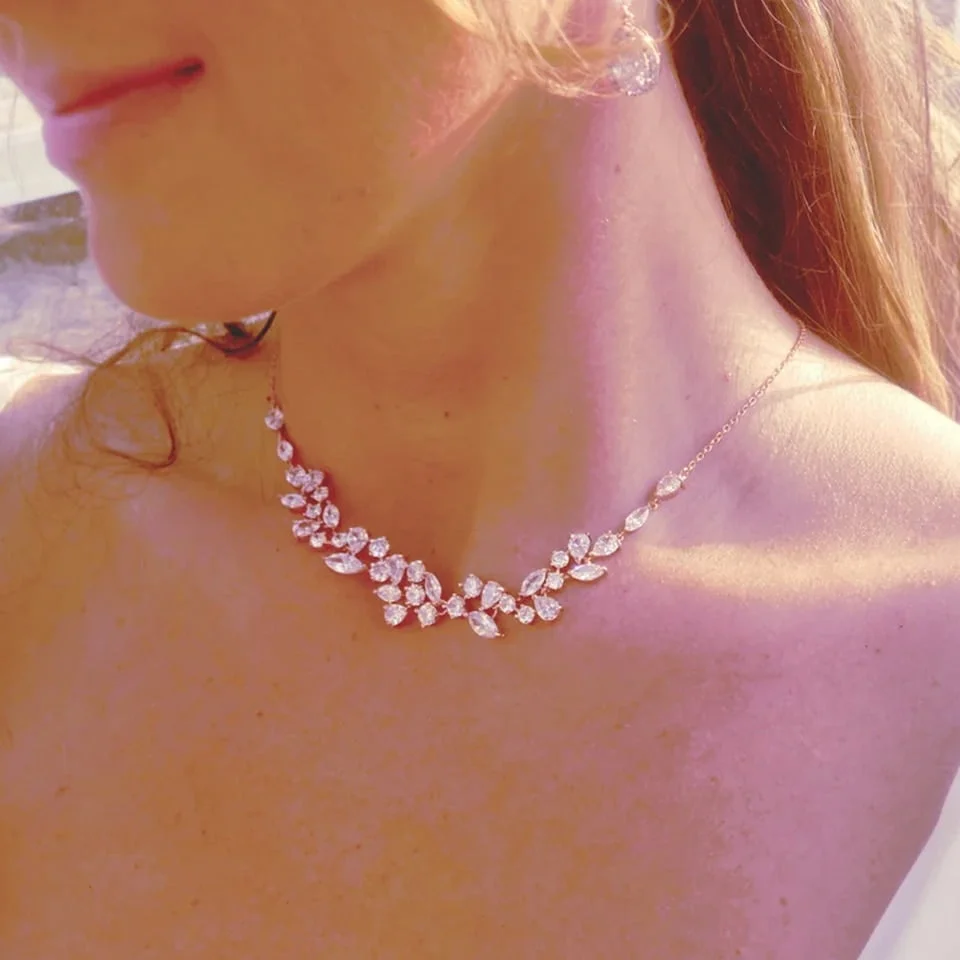 Collier de dos mariage Collier de dos mariage