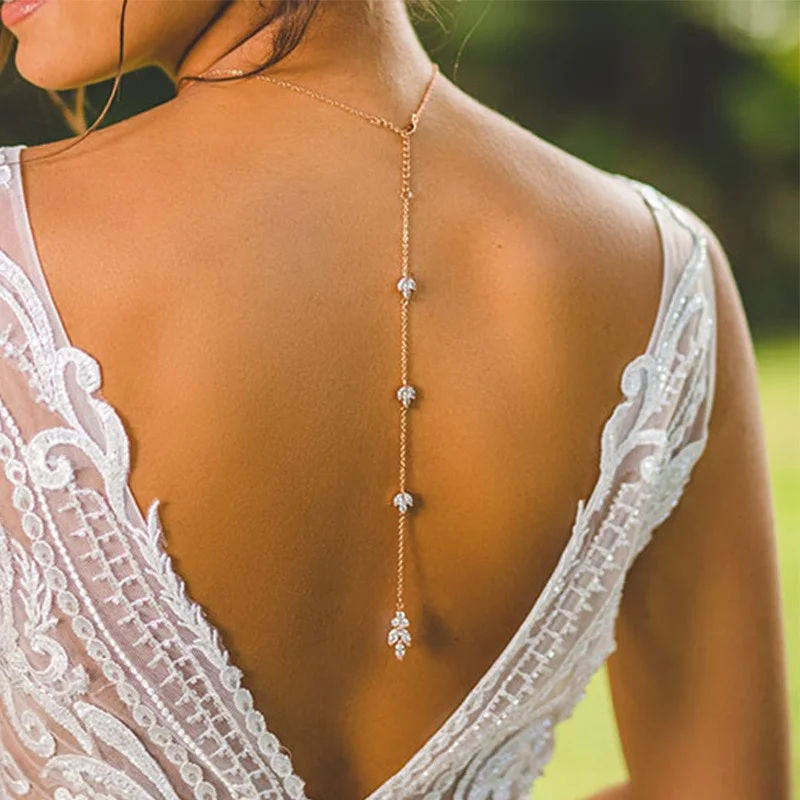Collier de dos mariage vintage Collier de dos mariage vintage