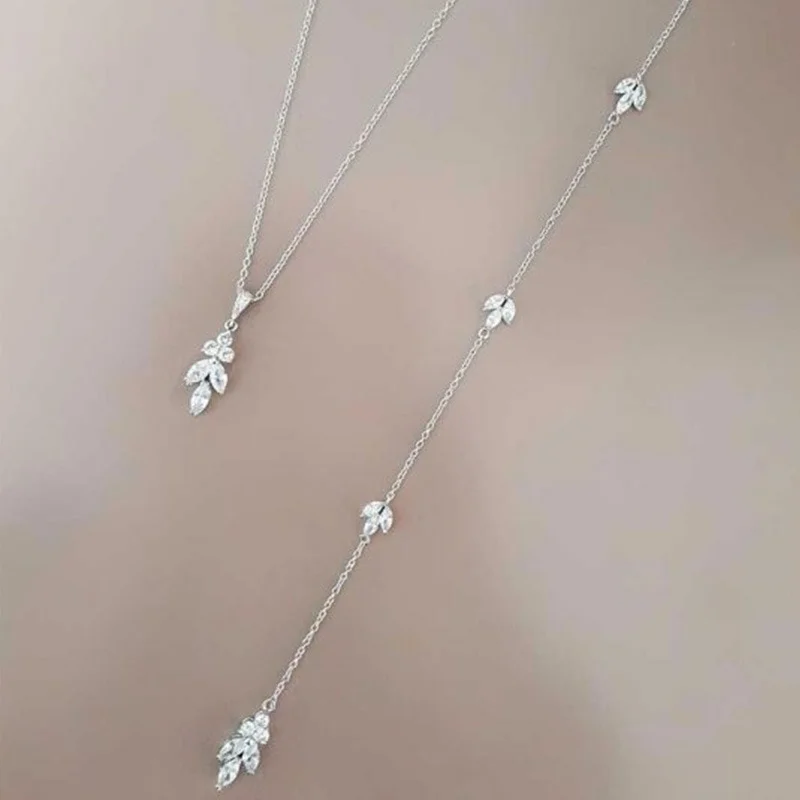 Collier de dos mariage vintage Collier de dos mariage vintage