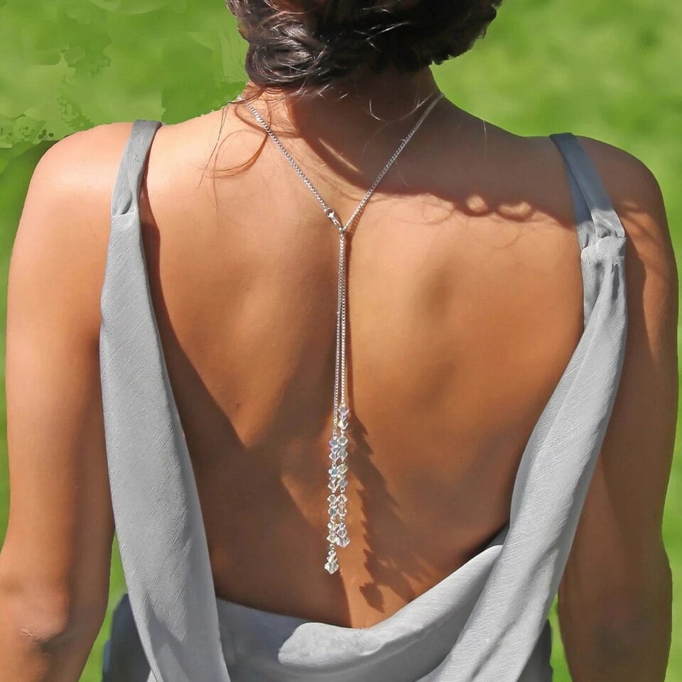 Collier de dos mariage avec perles transparentes Collier de dos mariage avec perles transparentes