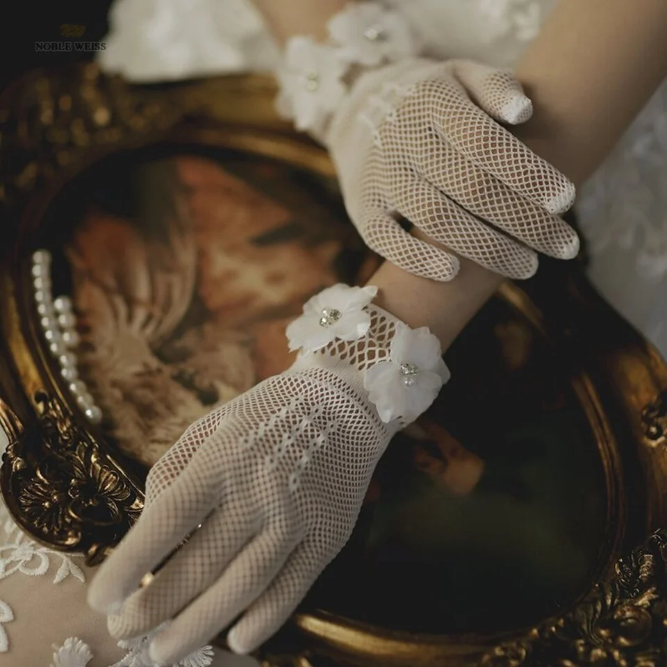 Gants de mariée en maille ivoire avec fleurs
