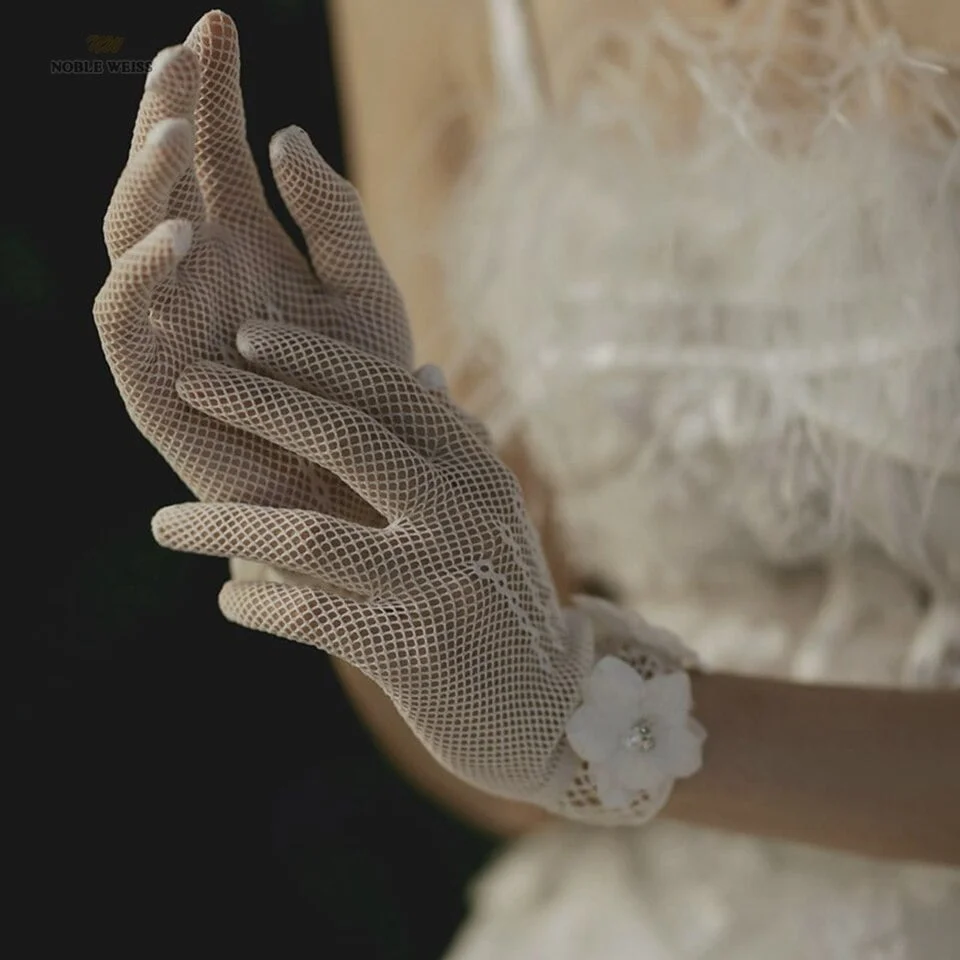Gants de mariée en maille ivoire avec fleurs