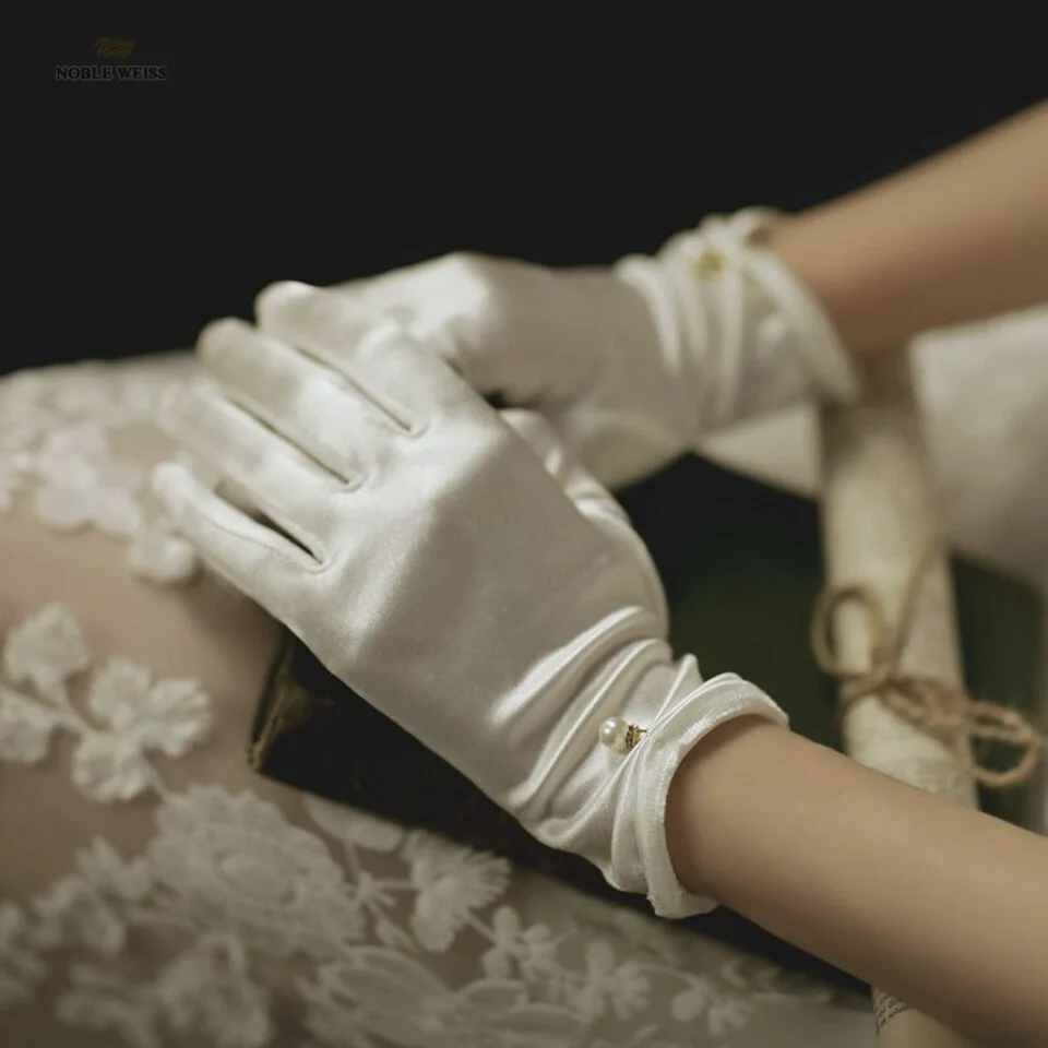 Gants de mariage courts ivoire avec perles