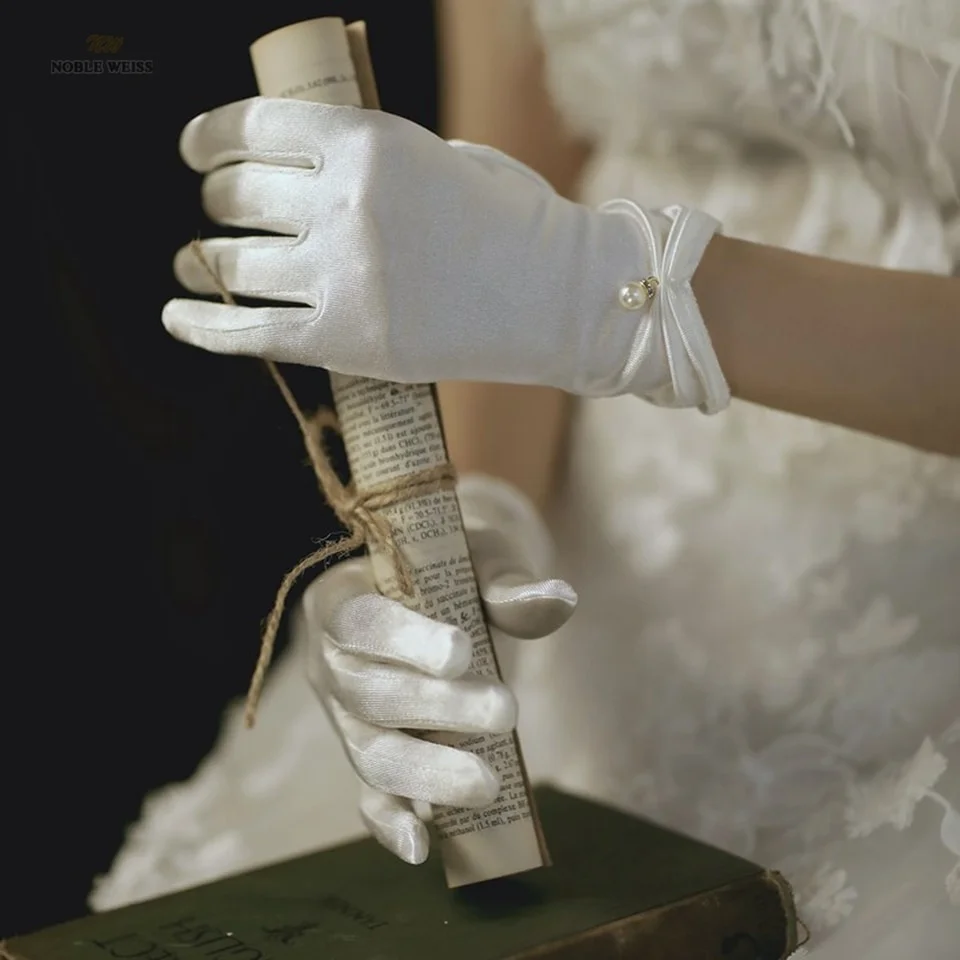 Gants de mariage courts ivoire avec perles