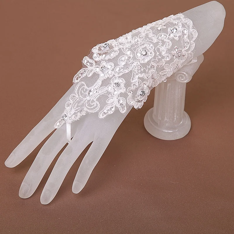 Mitaines de mariage en dentelle blanche Mitaines de mariage en dentelle blanche