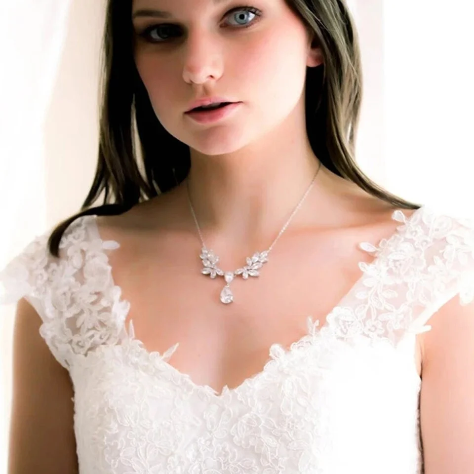 Collier de dos mariage Collier de dos mariage